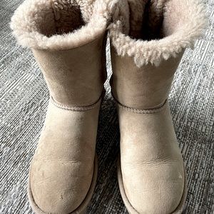 UGGS
